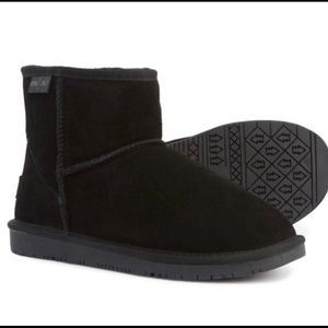 Minnetonka Suede and Fur Lined Ankle Boots